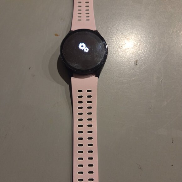 SAMSUNG Galaxy Watch5 40mm - Picture 2 of 5